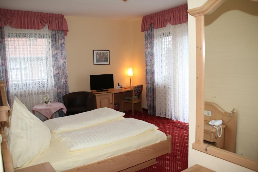 Landgasthof Hotel Bechtel Zella Екстер'єр фото